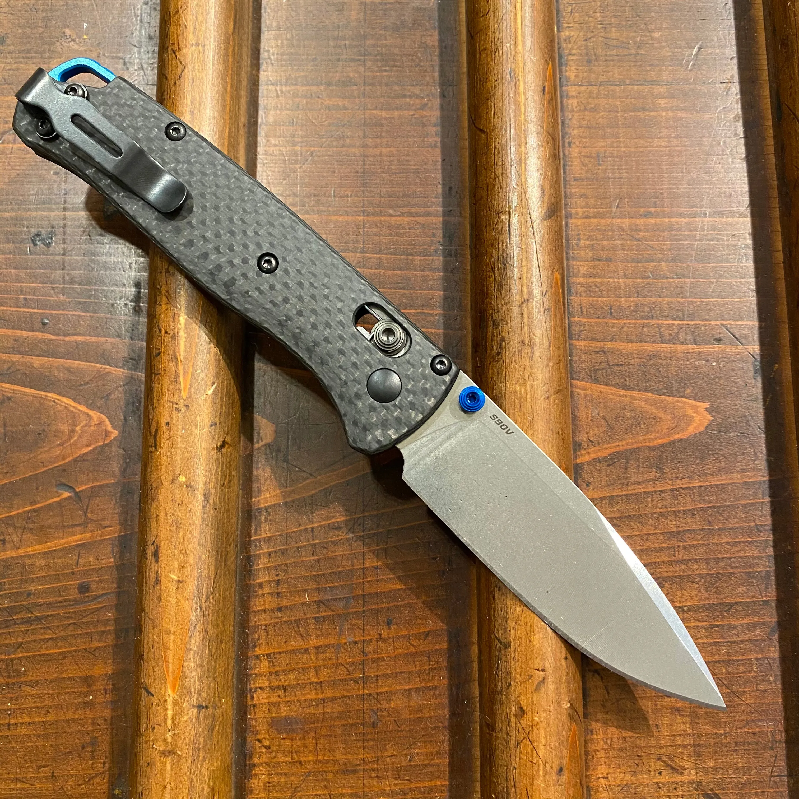 Benchmade 535-3 Bugout Drop Point CPM-S90V AXIS Lock Carbon Fiber Handle