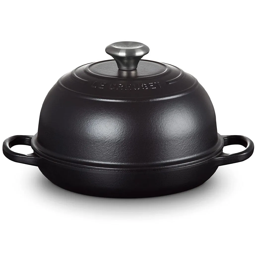 Le Creuset 9.5″ (1.75 qt.) Signature Bread Oven