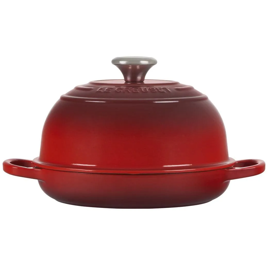 Le Creuset 9.5″ (1.75 qt.) Signature Bread Oven